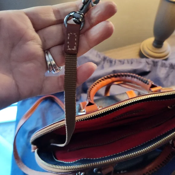 Dooney and Bourke bag NWOT - Picture 9 of 12